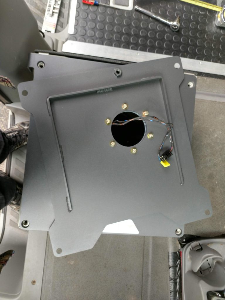 Seat swivel on pedestal